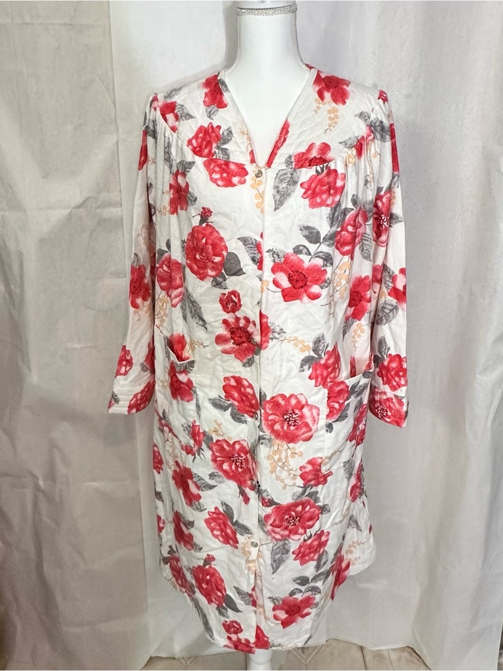 Floral Coral and White Quilted Robe - Picture 5 of 13